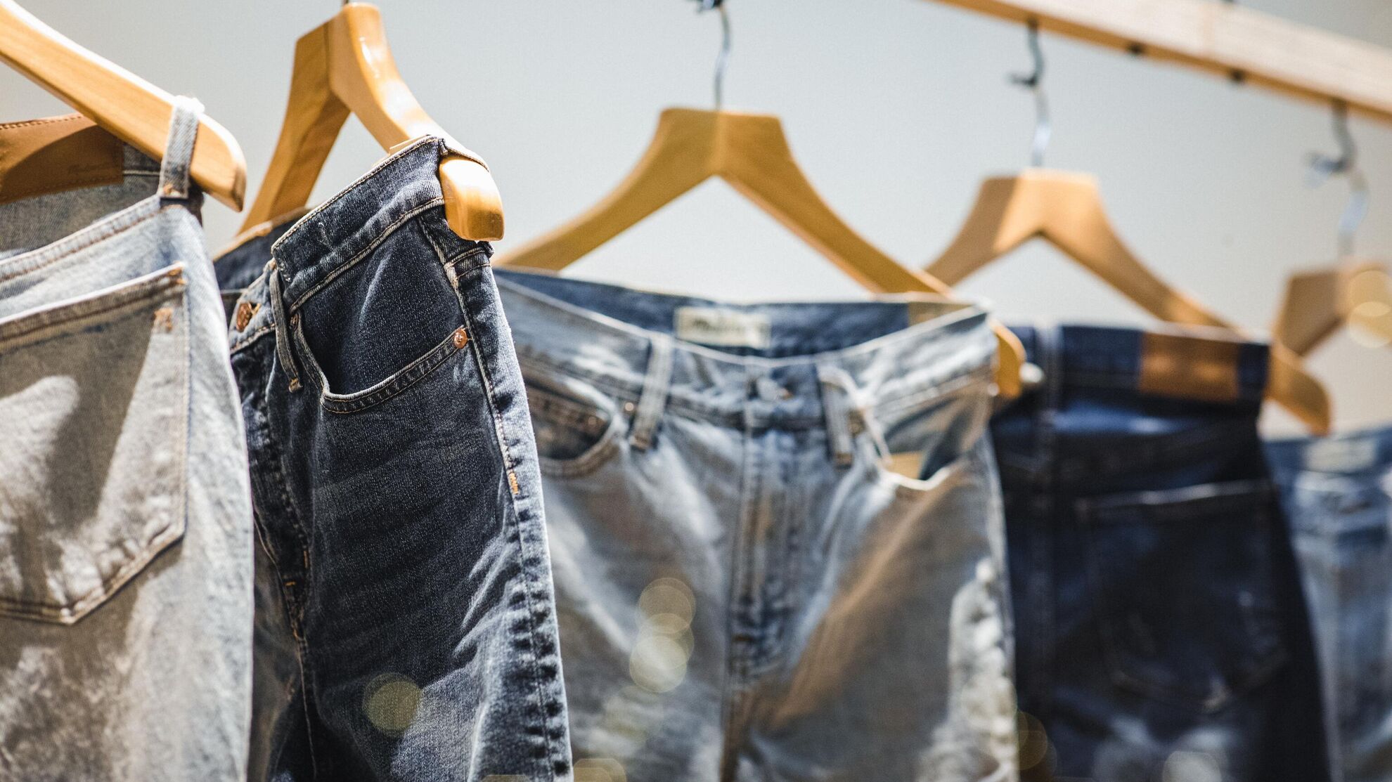 Какие джинсы подойдут женщинам с типом фигуры груша: совет имидж-консультанта - News-hub.ru, 30.10.2023