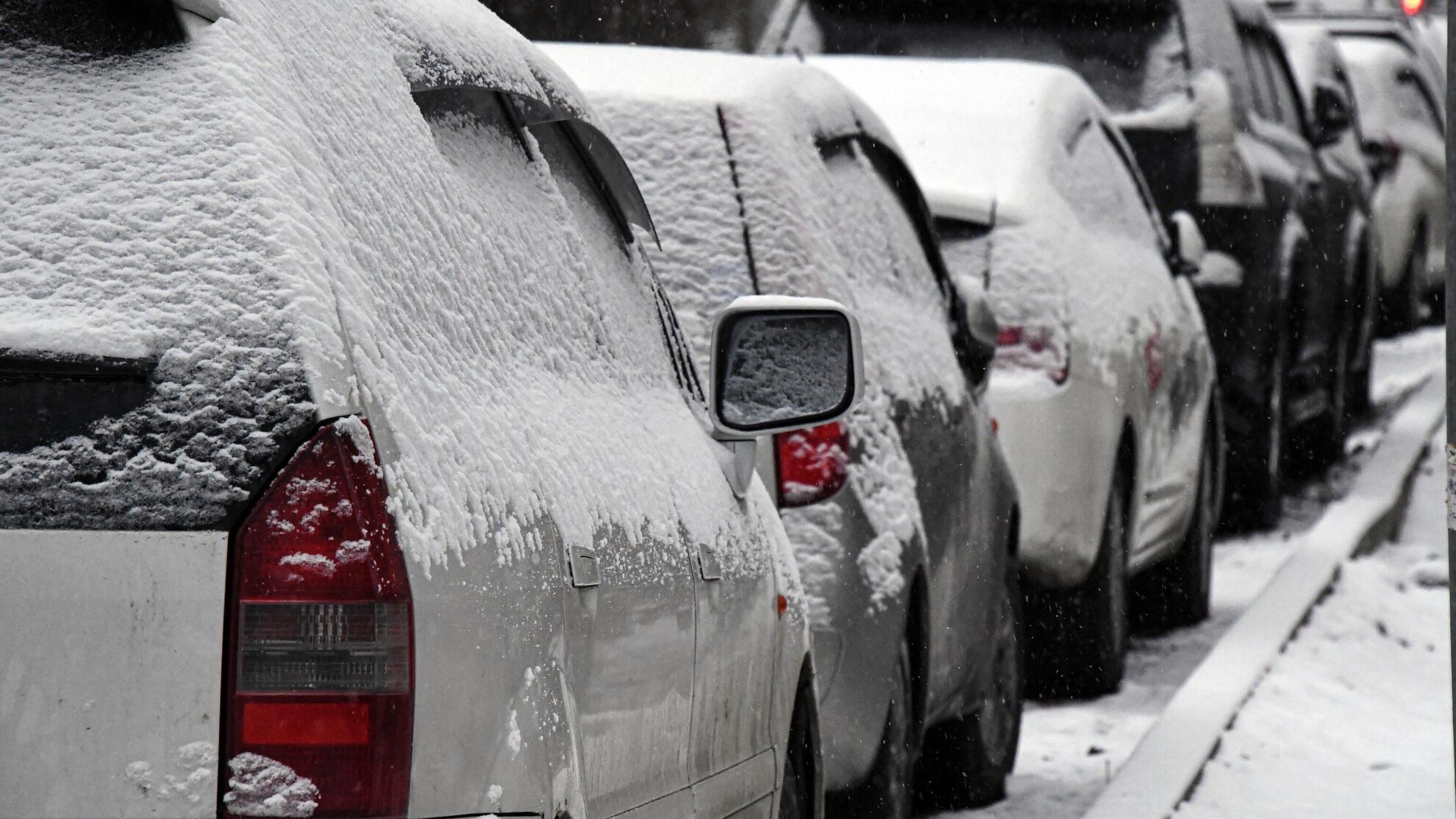 Что нужно сделать, чтобы зимой двери автомобиля не примерзали: совет эксперта - News-hub.ru, 09.12.2023