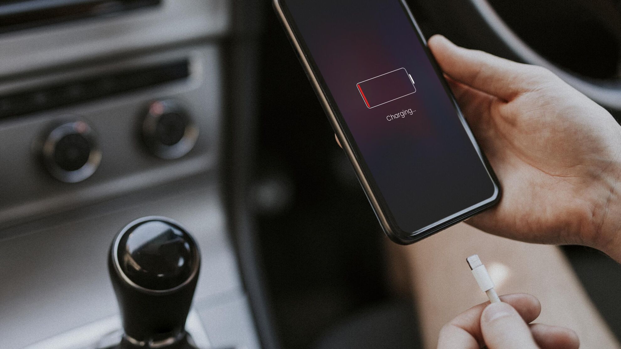 Можно ли заряжать смартфоны в машине? - News-hub.ru, 16.12.2023