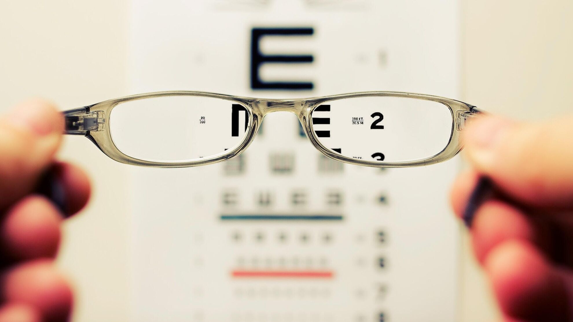 Чем плохи очки с готовыми диоптриями? - News-hub.ru, 12.12.2023