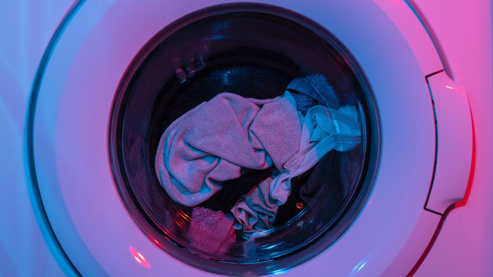 Можно ли стирать куртку на синтепоне в стиральной машине? Отвечает директор химчистки - News-hub.ru, 23.12.2023